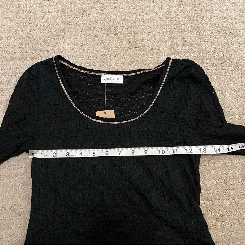 NWT Vestique Boutique Long Sleeve Crop Top Black Size Small